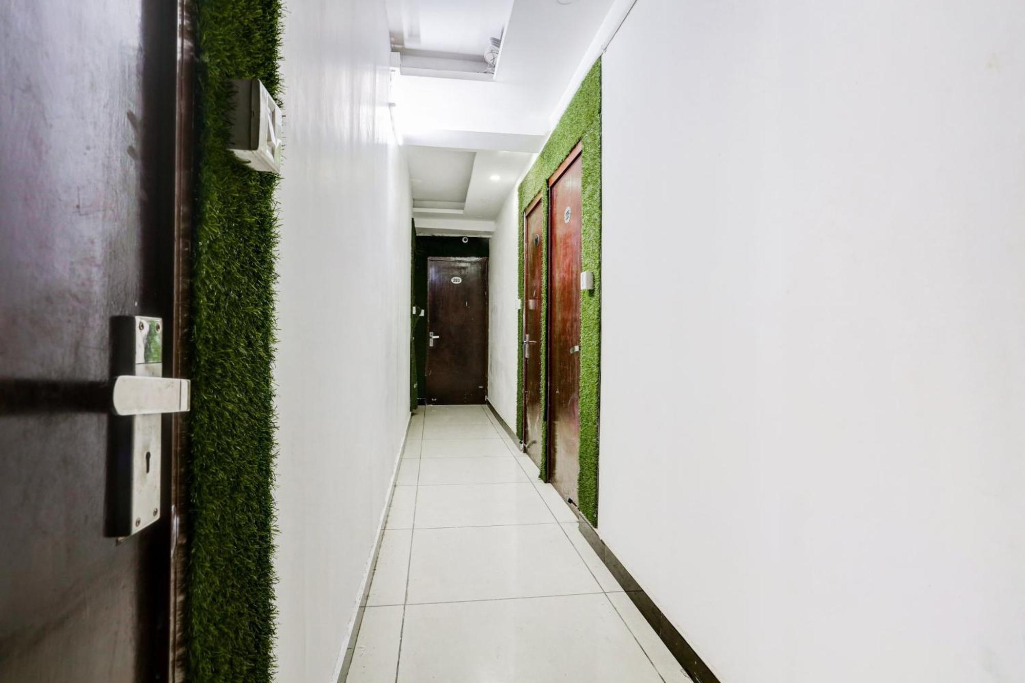 Hotel Rk Plaza นิวเดลี ภายนอก รูปภาพ