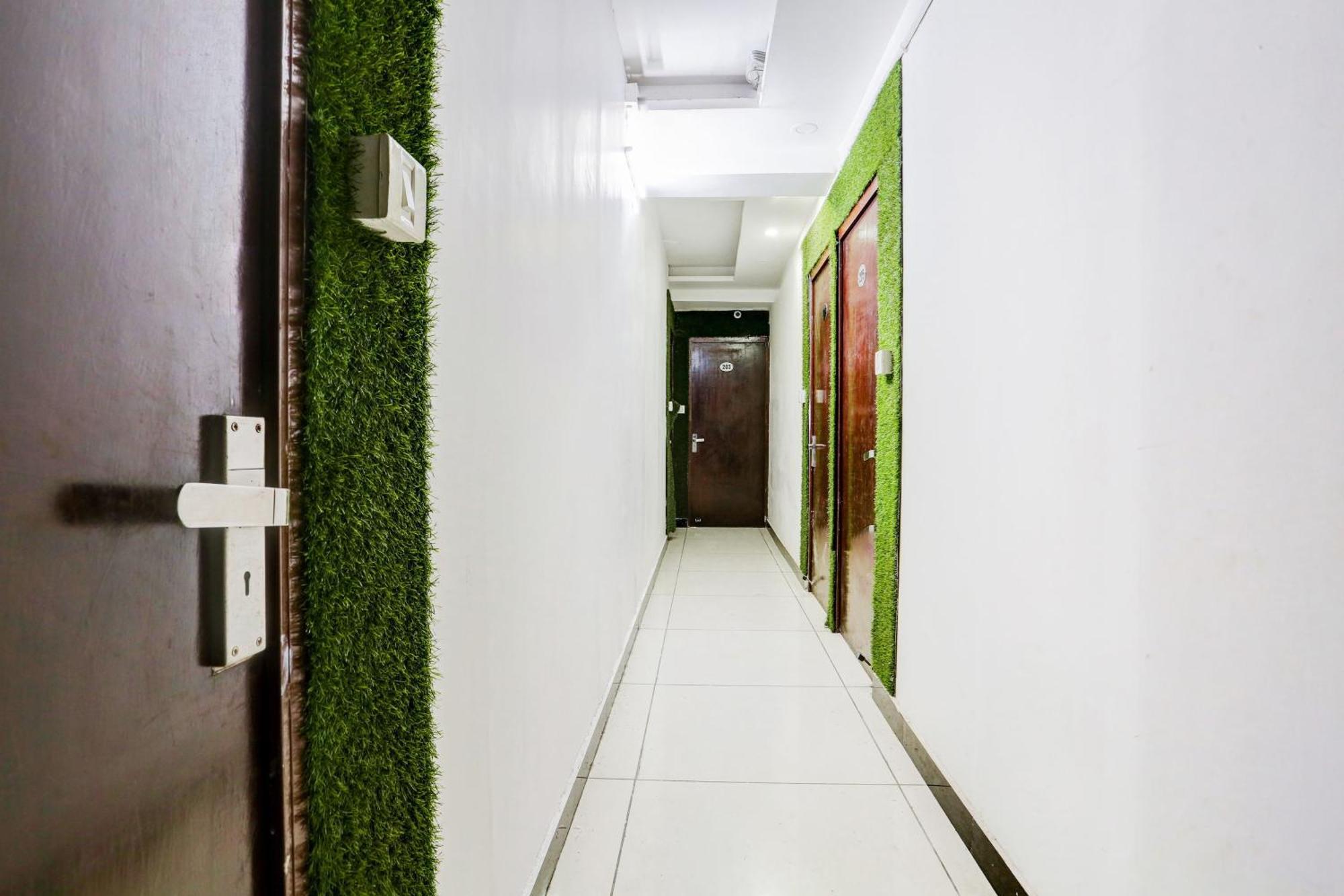 Hotel Rk Plaza นิวเดลี ภายนอก รูปภาพ